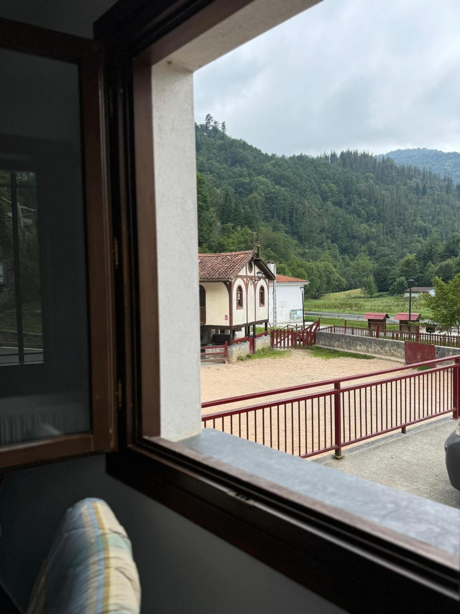Albergue De Lastur Deba Exteriér fotografie